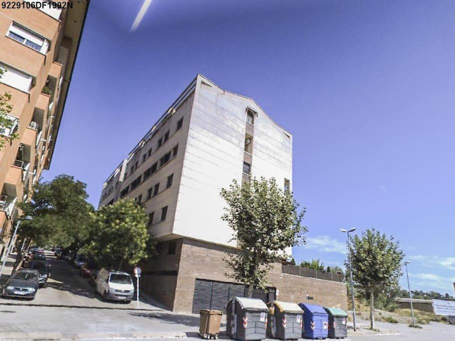 Duplex Con Piscina En Rubi Lejlighed Eksteriør billede